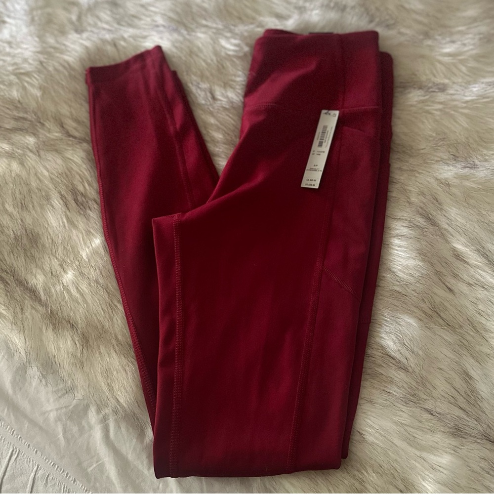 Burgundy Victoria’s Secret Essential Pocketed Leggings -Yoga Pants-Size Small